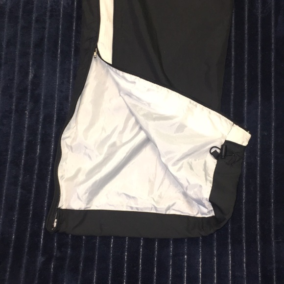 Nike sweatpants adjustable and breathable - Picture 2 of 5